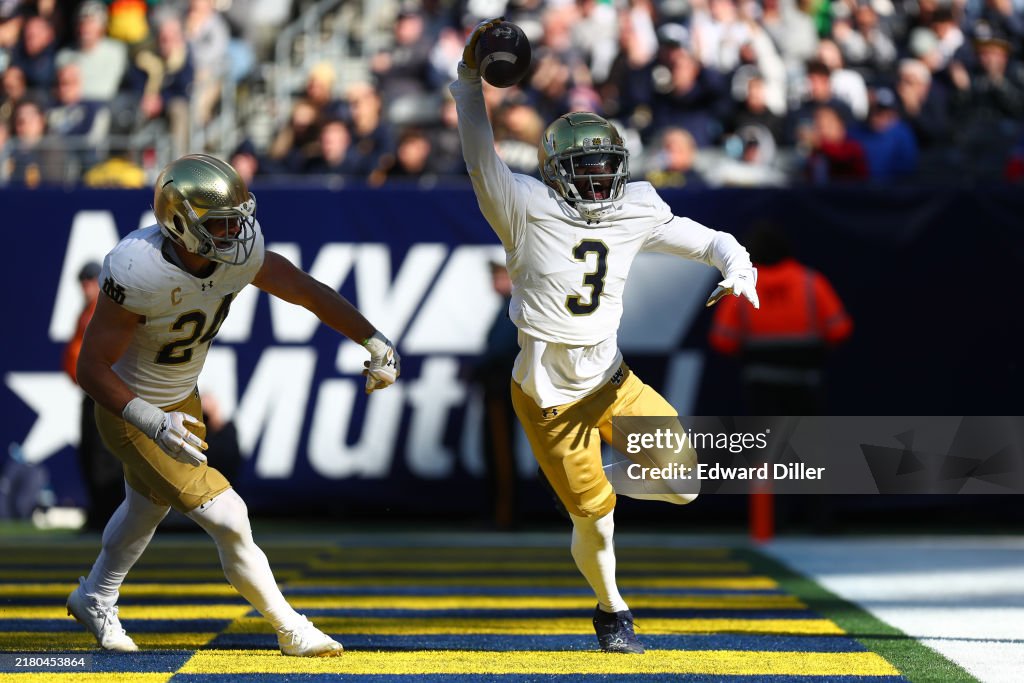 Notre Dame v Navy