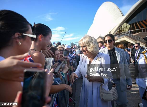 Opera Smiles 1,886 Prince Of Wales Opera House Stock Photos, High-Res Pictures, and ...