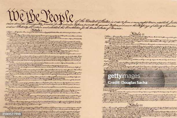 view of the constitution of the usa - verklaring van onafhankelijkheid stockfoto's en -beelden