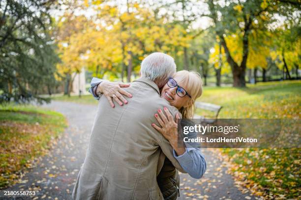 i'm so happy to see you - reunite stock pictures, royalty-free photos & images
