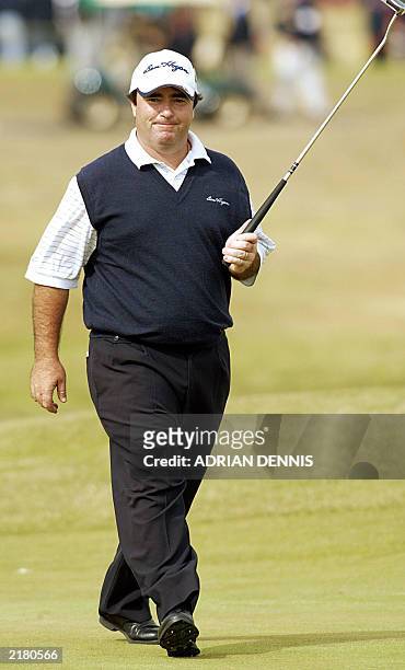Australian golfer Craig Parry acknowledge the crowd at The Open Championship at Royal St. George's in Sandwich 17 July 2003. AFP PHOTO / Adrian DENNIS