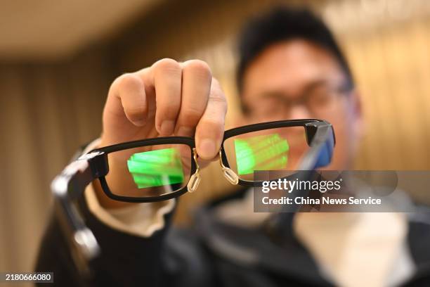 Polarized holographic optical waveguide AR glasses Yunque, or Lark, which is developed by a scientific research team from Southeast University, is...