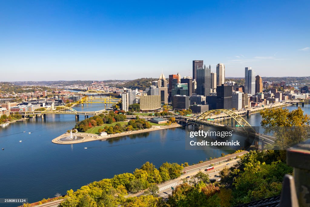 Pittsburgh, Pennsylvania, klarer Tag im Frühherbst