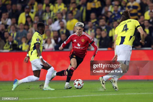 Alejandro Garnacho of Manchester United runs with the ball during the UEFA Europa League 2024/25 League Phase MD3 match between Fenerbahce SK and...