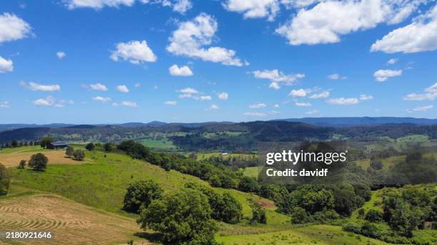 vista aérea de exuberantes tierras de cultivo - lismore nueva gales del sur fotografías e imágenes de stock