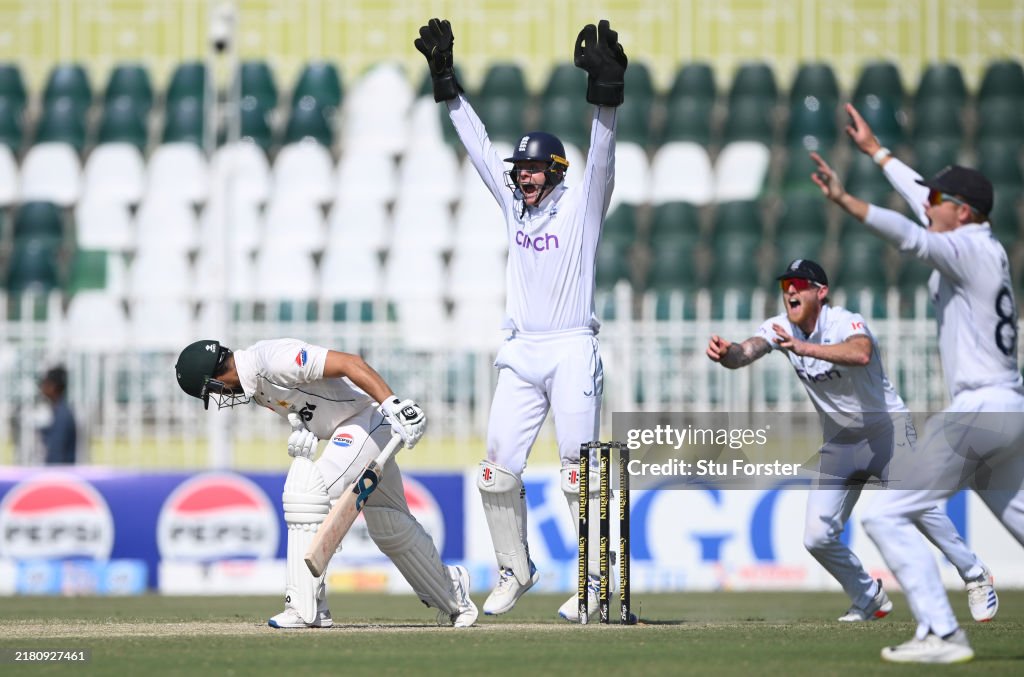 Pakistan v England - 3rd Test Match: Day Two