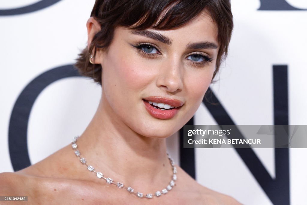 US-ENTERTAINMENT-FASHION-AWARD-ARRIVALS-RED CARPET