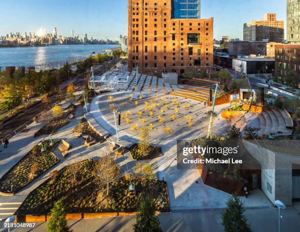 williamsburg, brooklyn waterfront skyline - domino park stock pictures, royalty-free photos & images