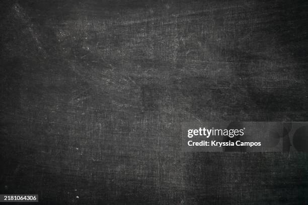 blackboard texture for backgrounds - tablero fotografías e imágenes de stock