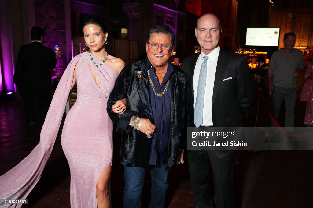 Dale Pacetti Johanna Schnuepke, Joe Pacetti and Richard Mini attend Noel Shoe ...