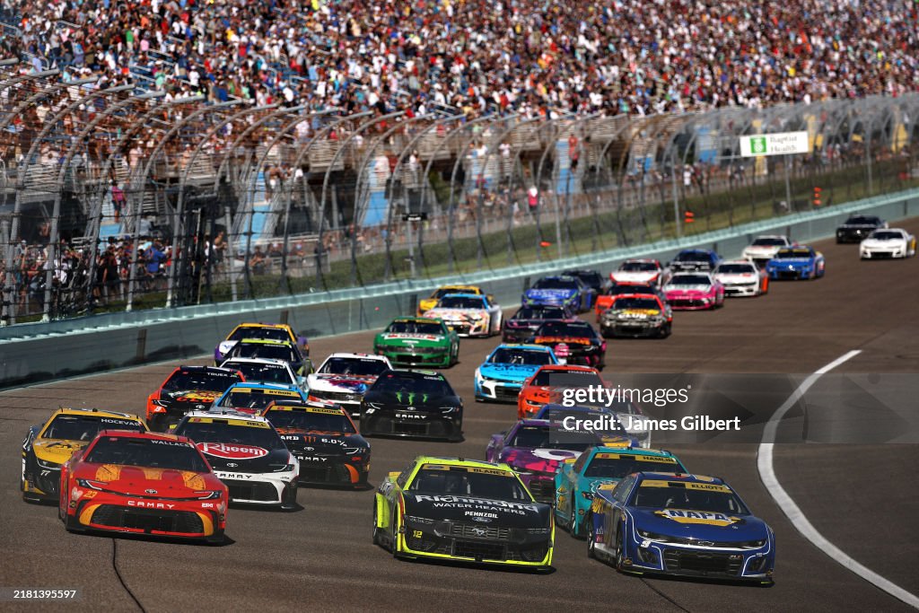 NASCAR Cup Series Straight Talk Wireless 400