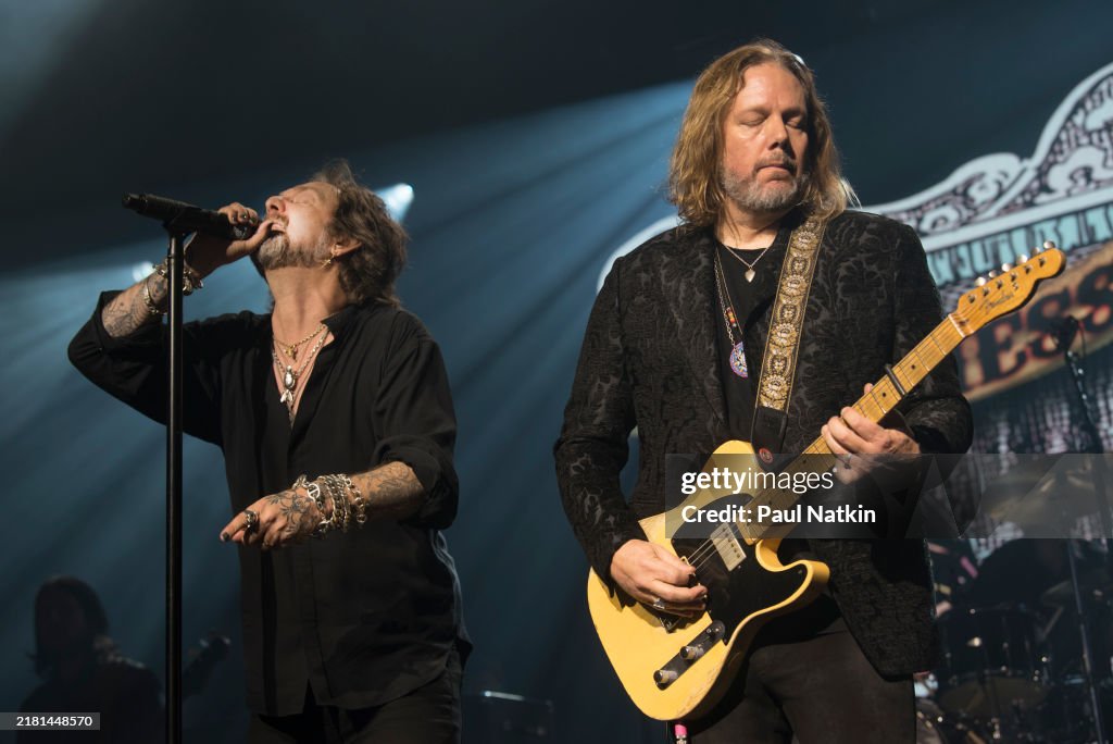 Chris and Rich Robinson of the The Black Crowes