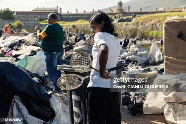 Landmark Racket Forum 166 Metro Police And South African Police Services Stock Photos, High ...