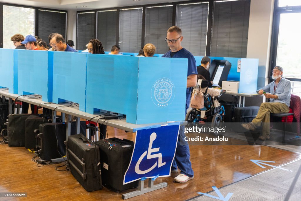 Early voting in Gwinnett County, USA