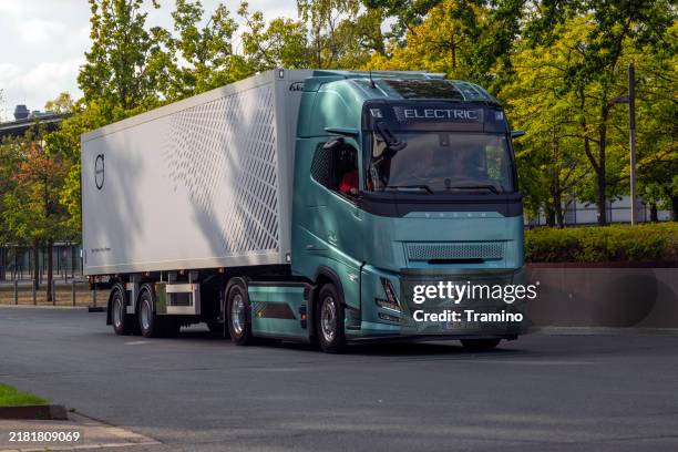 volvo fh electric on a street - electric delivery truck stock pictures, royalty-free photos & images