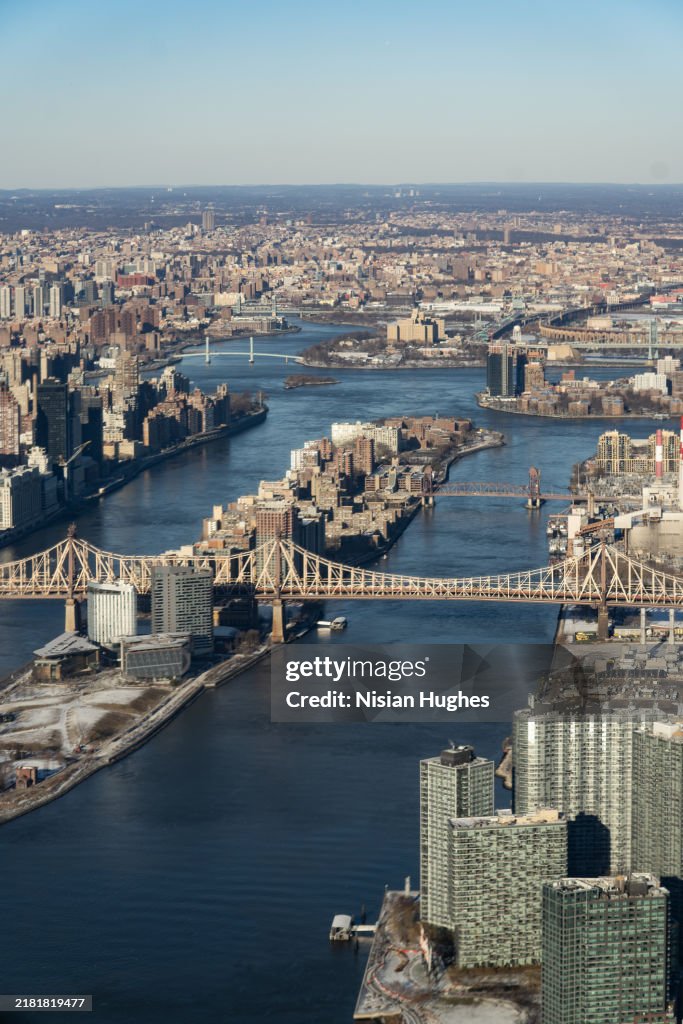 Aerial photo looking north over Long Island City and Roosevelt Island