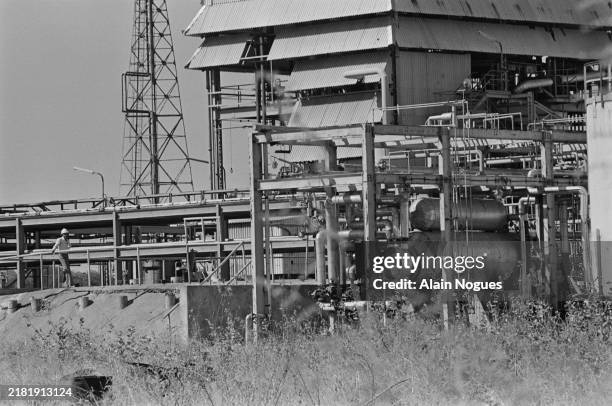 General view of the Union Carbide plant here is shown. A gas leakage from this pesticide plant caused the death of hundreds of people. Thousands more...
