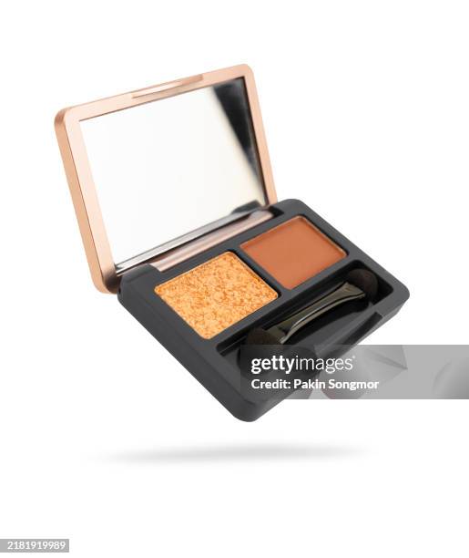 eye shadows cosmetics isolated on white background, save clipping path. - oogschaduw stockfoto's en -beelden