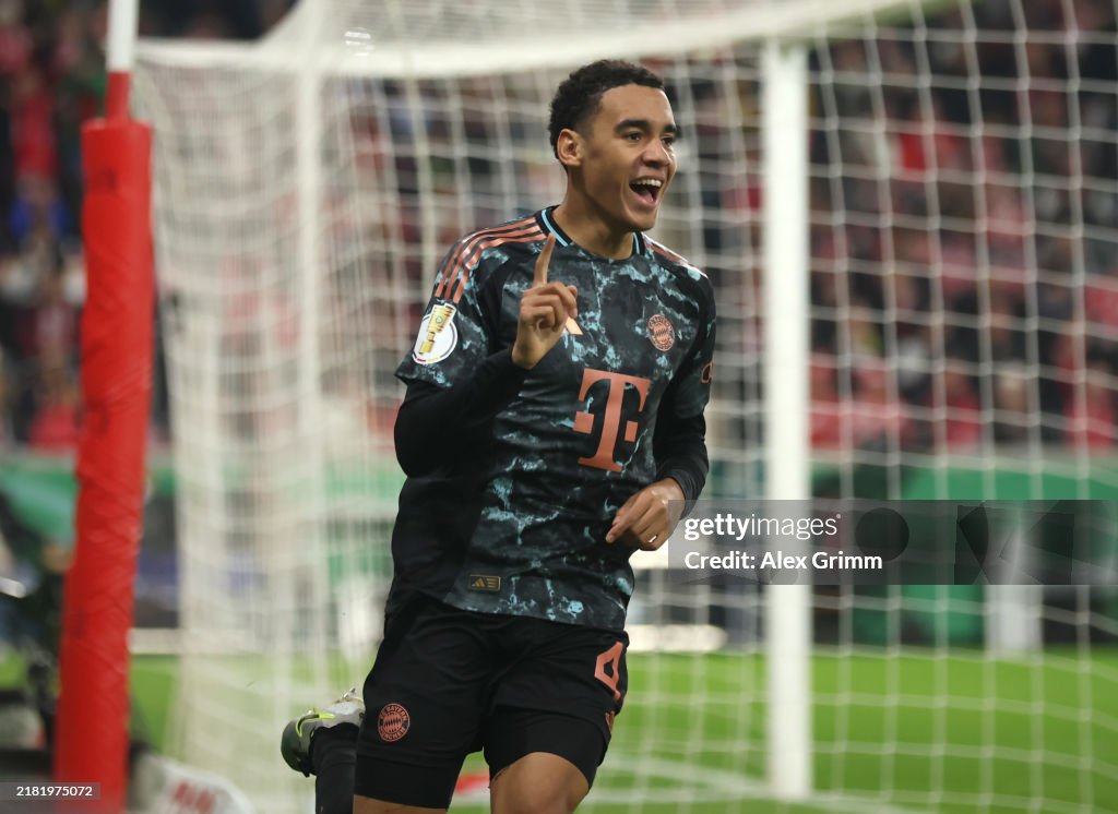 1. FSV Mainz 05 v FC Bayern München - DFB Cup: Round Two
