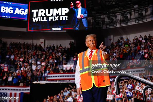 Donald Trump Campaigns In The Swing State Of Wisconsin Donald Trump Campaigns In The Swing State Of Wisconsin