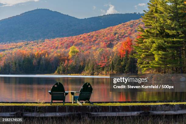 new england fall morning on a lake,vermont,united states,usa - vermont stock-fotos und bilder