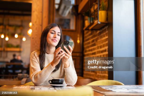 receiving the message of love - falling in love stock pictures, royalty-free photos & images