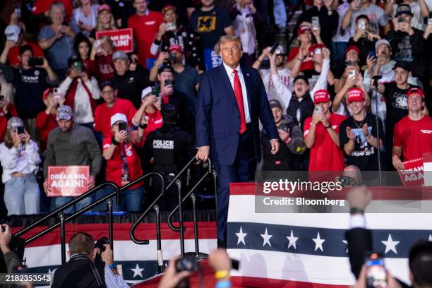 Closing Rally Former US President Donald Trump arrives for his closing campaign ...