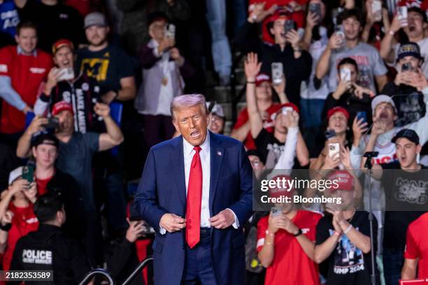 Closing Rally Former US President Donald Trump arrives for his closing campaign ...