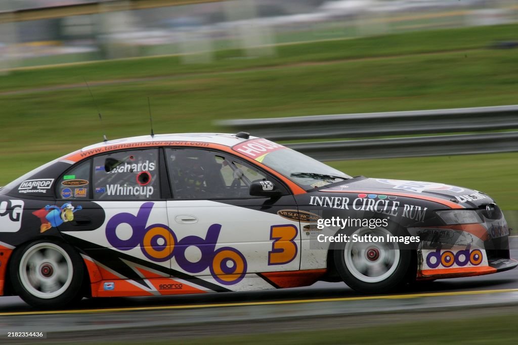 Jason Richards(NZL) Jamie Whincup(AUS) DODO Racing Holden commodore scored a popular third place V8 Supercars Round 9 Sandown Raceway Victoria Australia DIGITAL IMAGE AV809A