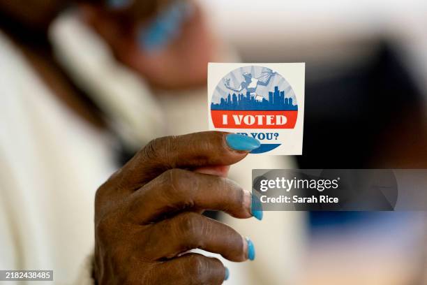 82 Sarah Sticker Stock Photos, High-Res Pictures, and Images - Getty Images