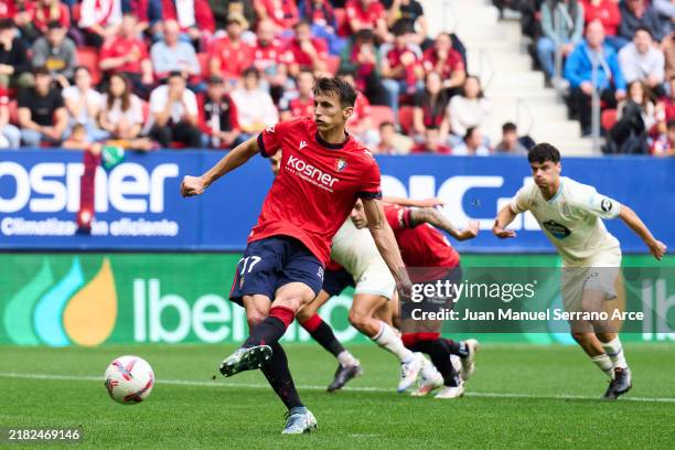 Ante Budimir of CA Osasuna scoring goal during the LaLiga match between CA Osasuna and Real Valladolid CF at Estadio El Sadar on November 02, 2024 in...
