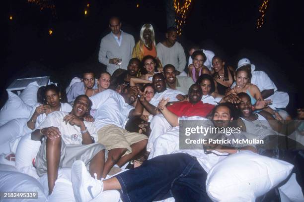 Guest, Jay-Z, Richie Akiva, Carmen Kass, Billy Zane, Tony DeNiro, Damon Dash, Natane Adcock, Lisa Zane, Janice Combs, Andre Harrell, guest, Benny...