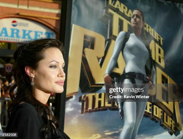 Angelina jolie tomb raider filmstills hi-res stock photography and