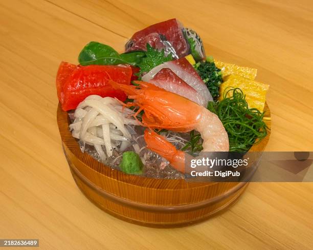 assorted sashimi platter in hangiri bowl - dashimaki tamago fotografías e imágenes de stock