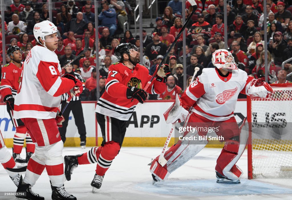 Patrick Rappleye Chicago Patrick Maroon of the Chicago Blackhawks and goalie Cam Talbot of the ...