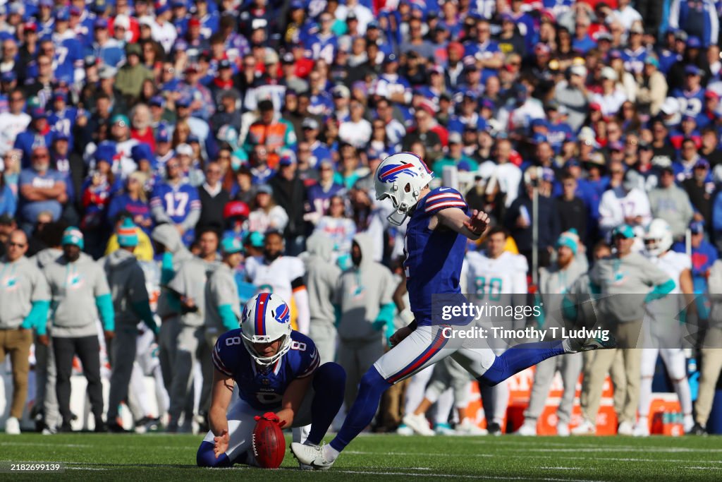 Miami Dolphins v Buffalo Bills