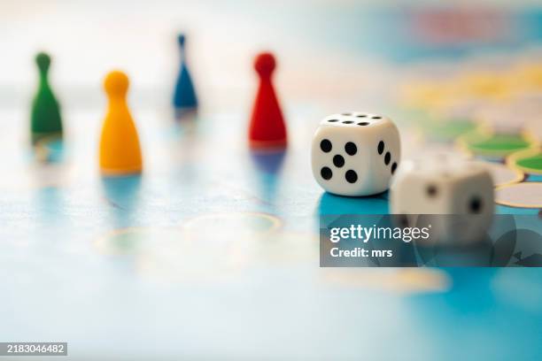 board game - brettspiel stock-fotos und bilder