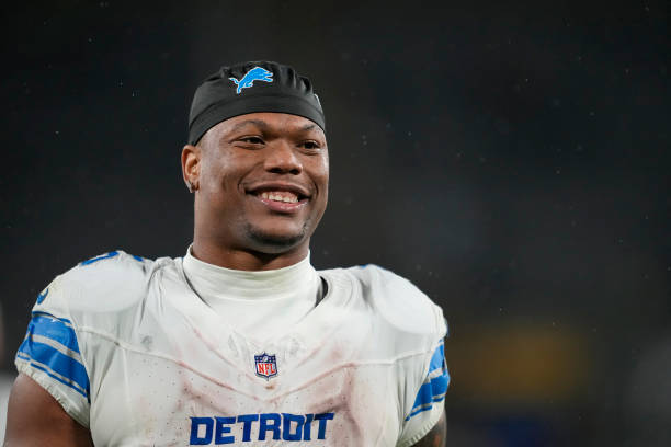 David Montgomery of the Detroit Lions reacts after a game against the Green Bay Packers at Lambeau Field on November 03, 2024 in Green Bay, Wisconsin.