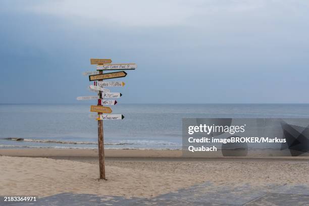 63 Multidirectional Sign Stock Photos, High-Res Pictures, and Images ...