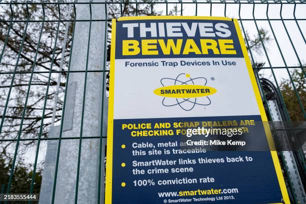 Smartwater Security Sign 2,107 Smartwater Photos & High Res Pictures - Getty Images