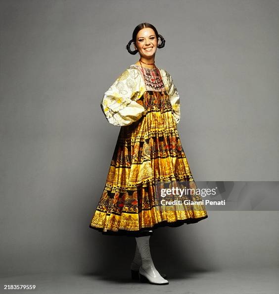 Vogue January 01, 1970 Fashion Feature Vogue January 01, 1970 Fashion Feature
