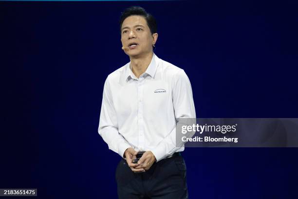 Robin Li Signare 898 Baidu Robin Li Stock Photos, High-Res Pictures, and Images - Getty ...