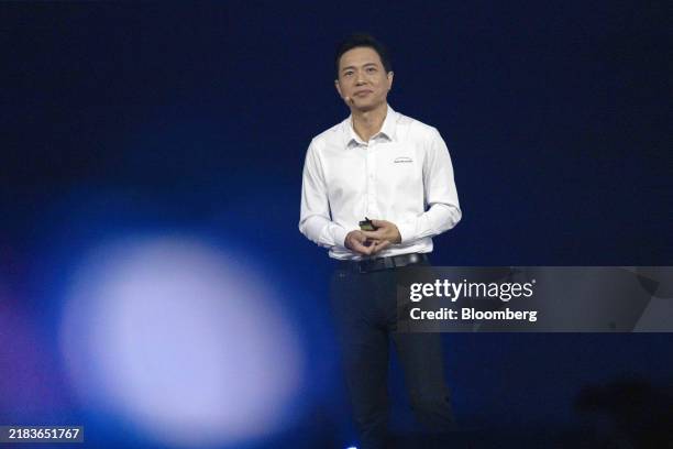 Robin Li Signare 898 Baidu Robin Li Stock Photos, High-Res Pictures, and Images - Getty ...