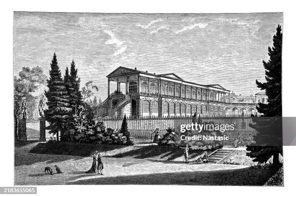the gallery that empress catherine ii conceived as a place for strolls and philosophical conversations and cameron created for her is located on the slope of a hill on the boundary between the regular and landscape areas of the catherine park - kremlin stock illustrations