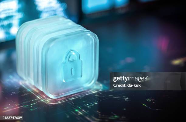 símbolo de candado digital 3d que representa la ciberseguridad y la protección de datos - ransomware fotografías e imágenes de stock
