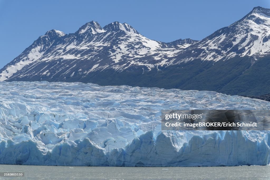 Glacier, Lago Grey, mountain range of the Andes, Torres del Paine National Park, Parque Nacional Torres del Paine, Cordillera del Paine, Towers of the Blue Sky, Región de Magallanes y de la Antártica Chilena, Última Esperanza province, UNESCO biosphere