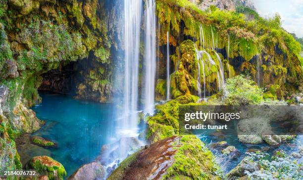 yerköprü waterfall in mut, mersin - catarata imagens e fotografias de stock