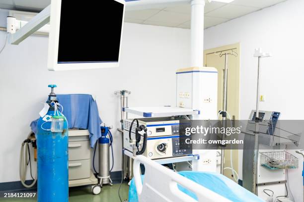 empty modern endoscopic room - endoscopy-procedure-room stock pictures, royalty-free photos & images