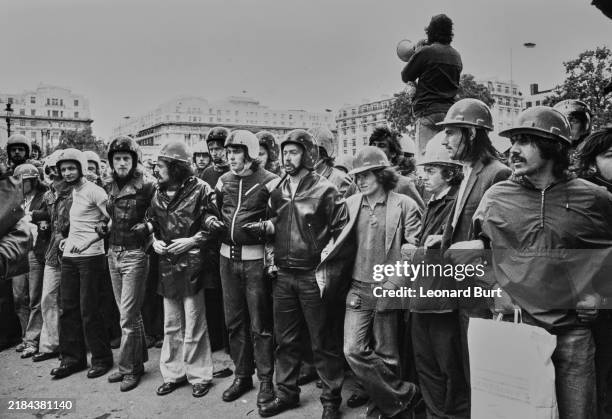 Left Wing March 22,538 Left Wing Right Wing Photos & High Res Pictures - Getty Images