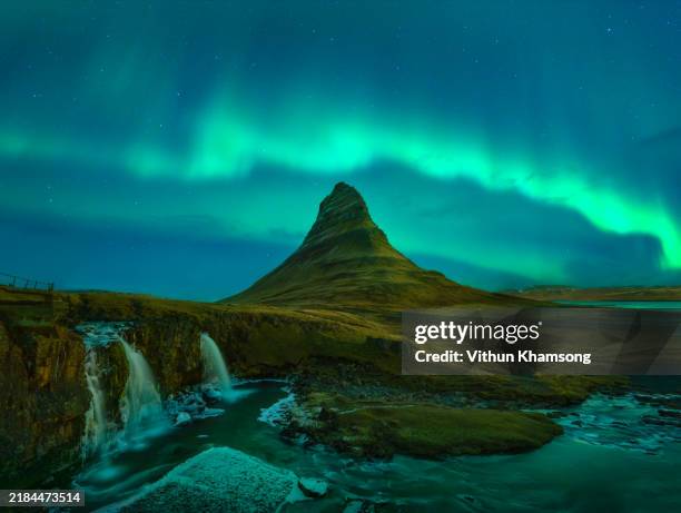 northern lights at mount kirkjufell, iceland - island bildbanksfoton och bilder
